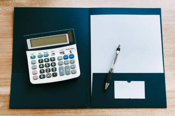 Documenti generici, checklist e calcolatrice per preparare una richiesta di finanziamento